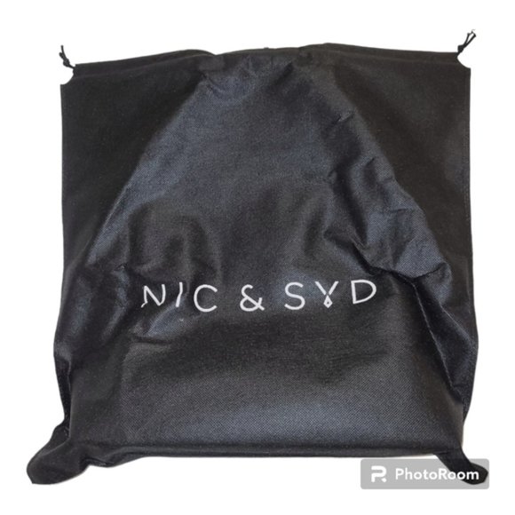 Nic &Syd black Luna crescent hobo handbag new - Picture 2 of 9